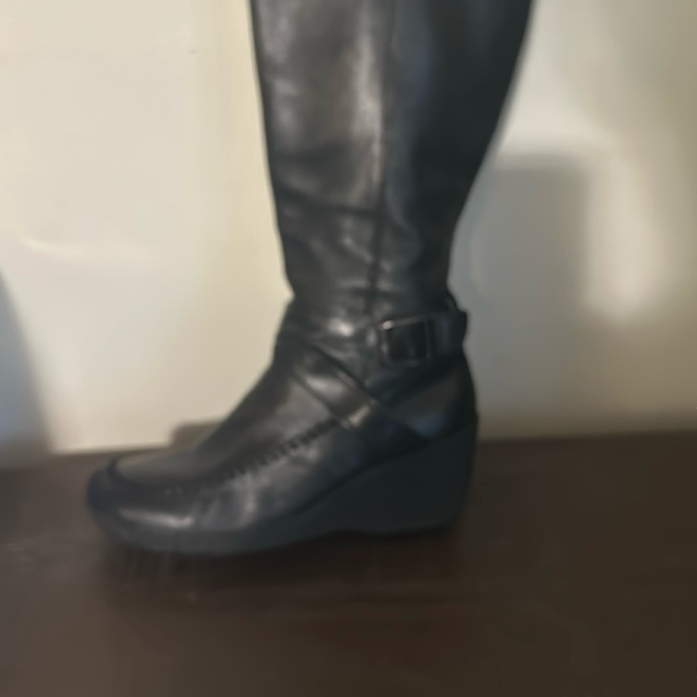 Hish Puppies leather women boots